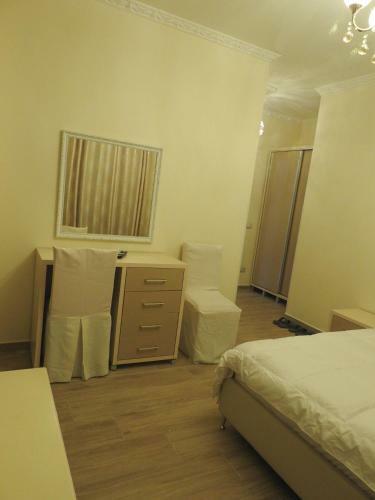 Hotel 3 Vellezerit