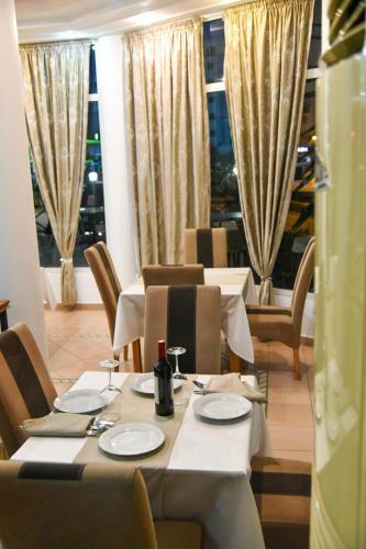 Priv� City Hotel