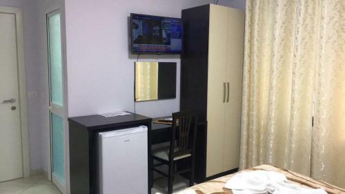 Hostal Guesthouse M And S