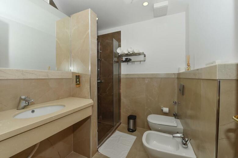 Hotel Golden Ring Resort