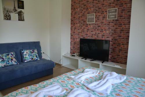 Apartamentos Omar Real Estate