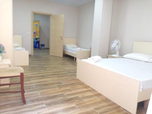 All Stars Hostel In Tiran�