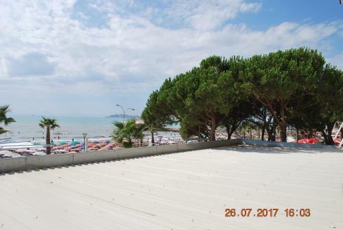 Fiona's Sea View Apartment