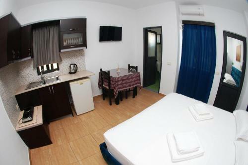 Kuburi Hotel
