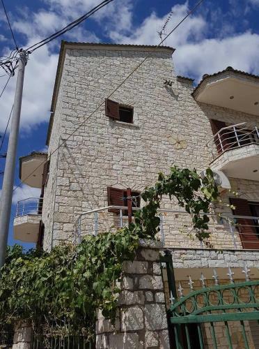 Hostal Eglent's Tourist House