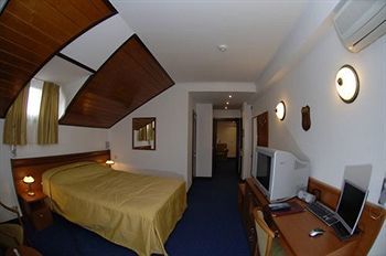 Albergue Heraldic Club Hotel