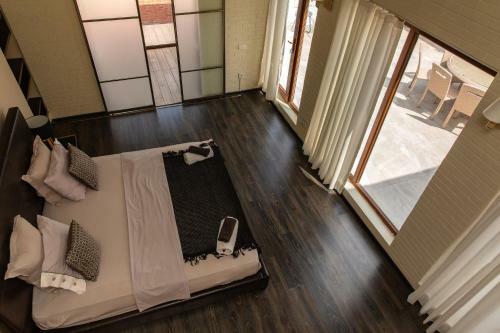 Furnished Apartment With City View