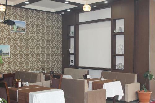 Albergue East House Hotel