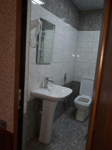 Albergue East House Hotel