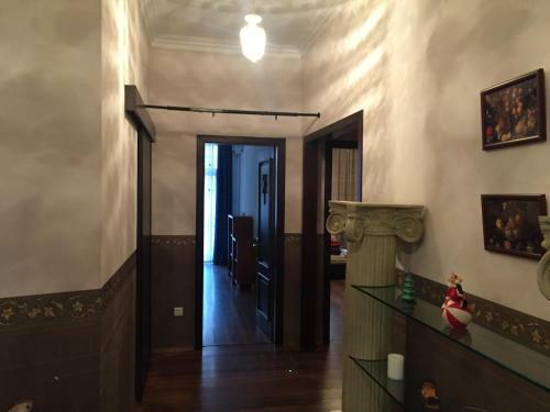 28 Center Apartment