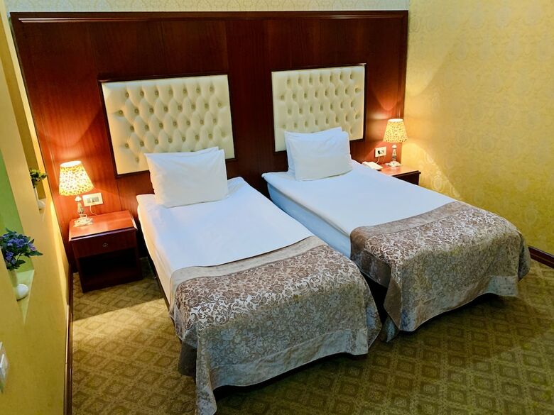 Clover Hotel Baku