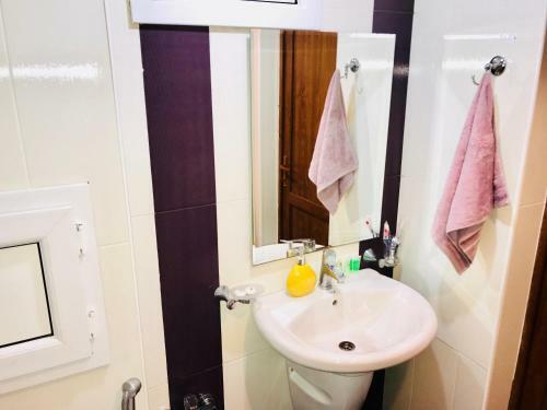 Check-in Apartment On Montin