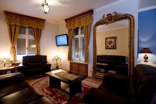 Pension Travelling Actor - Inn