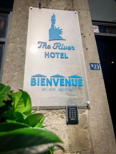 Hotel The River