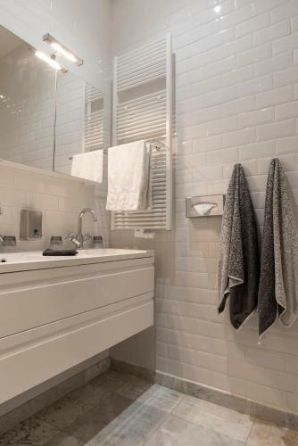 Cozy & Bright Apartment