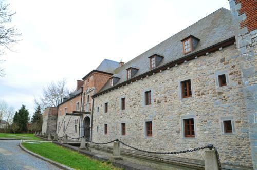 Chateau-ferme Pondrome