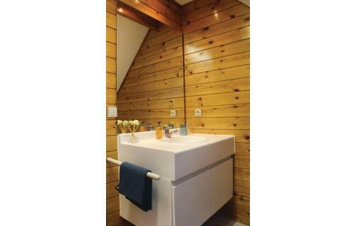 Four-bedroom Holiday Home In Beerse