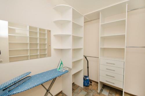 Apartment Nezavisimosti 85 V