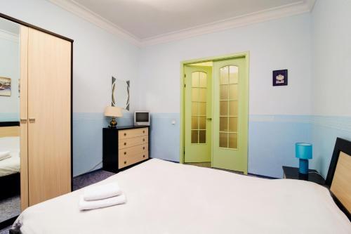 10 Apartment On Ploshad Pobedi