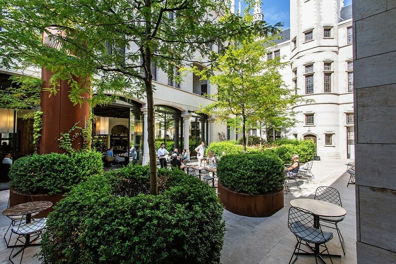 Hotel The Fourth - Tafelrond