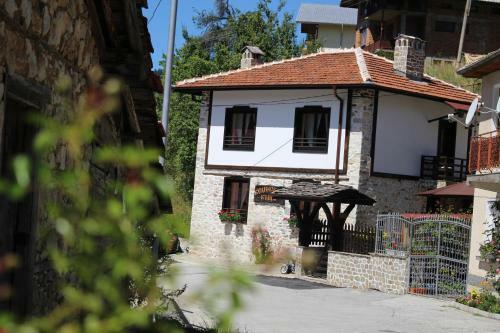 Hostal Kutsinska House