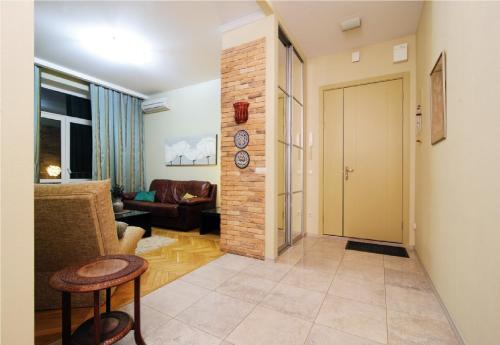4 Rooms Apartment On Surhanava