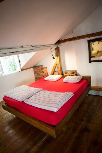 Hostal Canape Connection Guest House