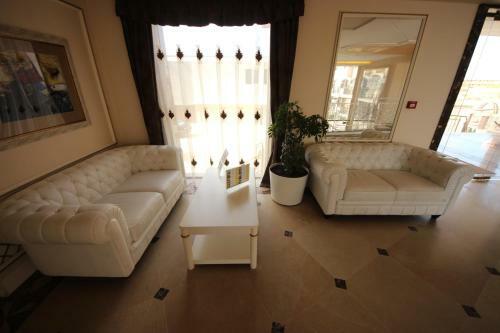 Menada Apartments In Golden Rainbow