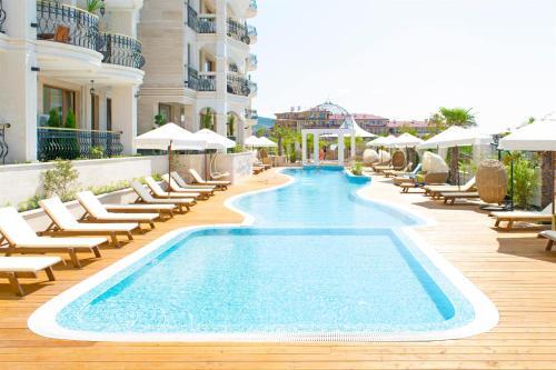 Apartcomplex Harmony Suites 10
