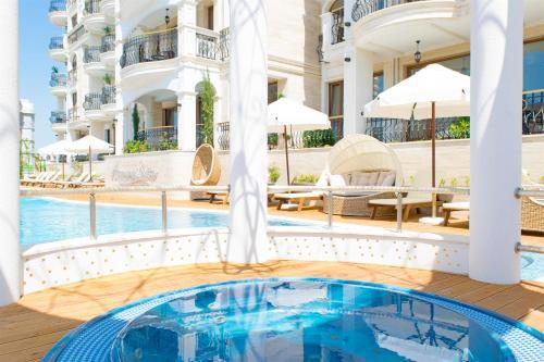 Apartcomplex Harmony Suites 10