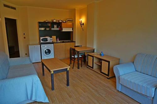 Gt Atrium Beach Apartments