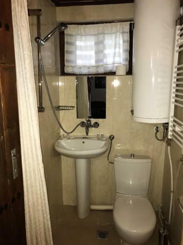 Tacheva Family House - Pool Access