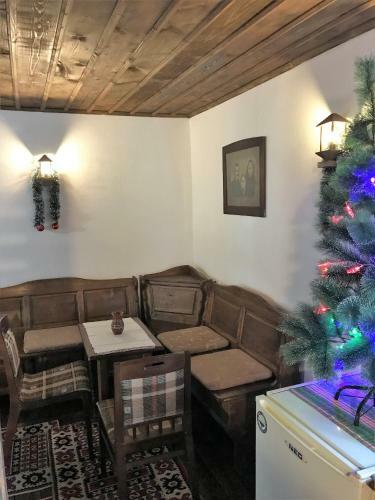 Tacheva Family House - Pool Access
