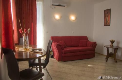 Pmg Laguna Apartments