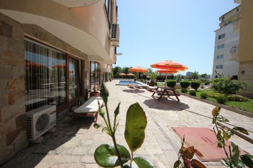 Menada Sea Regal Apartment