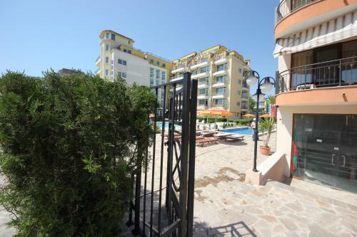 Menada Sea Regal Apartment