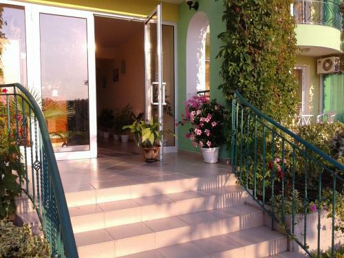 Hostal Guesthouse Kamelia