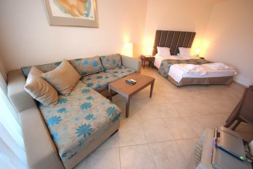 Menada Sozopol Apartments