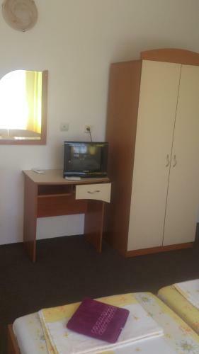 Hostal Svetla Guest House