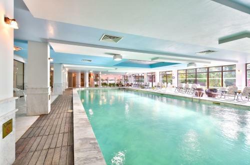 Estreya Residence Hotel And Spa