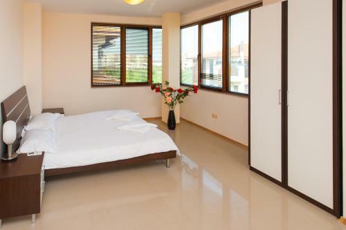 Aparthotel Lighthouse Apartments And Villas
