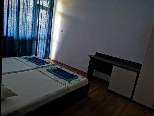 Hostal Paunovi Guest House