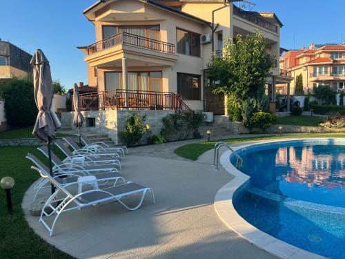 Family Hotel Dreams