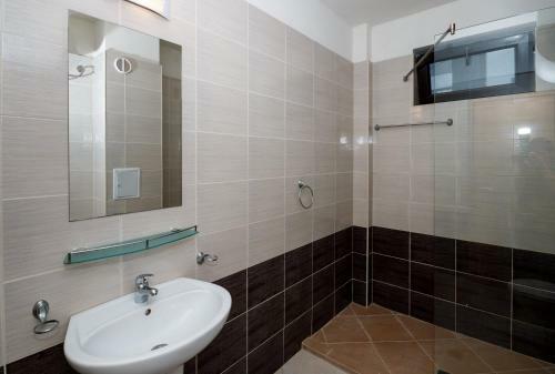 Aparthotel New Line Village Apartments