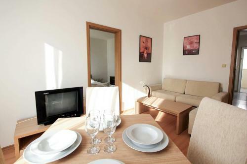 Aparthotel New Line Village Apartments