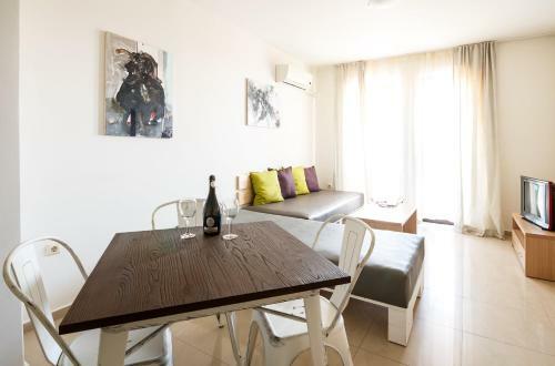 Aparthotel New Line Village Apartments