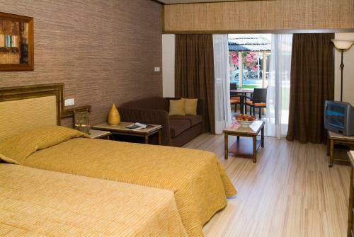 Palm Beach Hotel & Bungalows