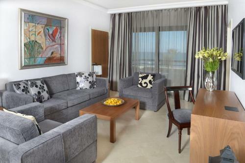 Palm Beach Hotel & Bungalows