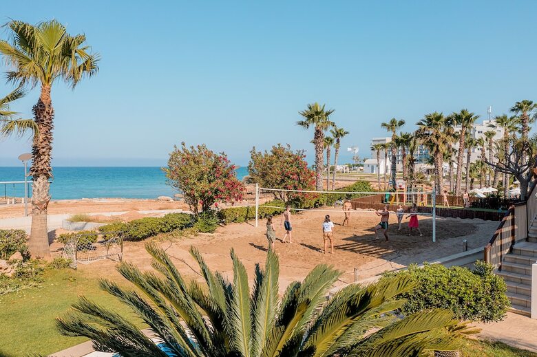 Hotel Louis Althea Beach