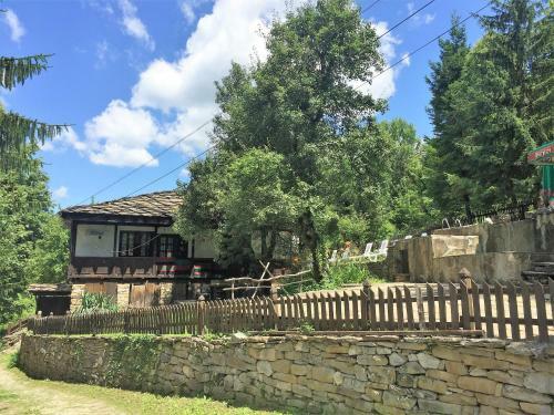 Dzhelepova Guest House- Pool Access